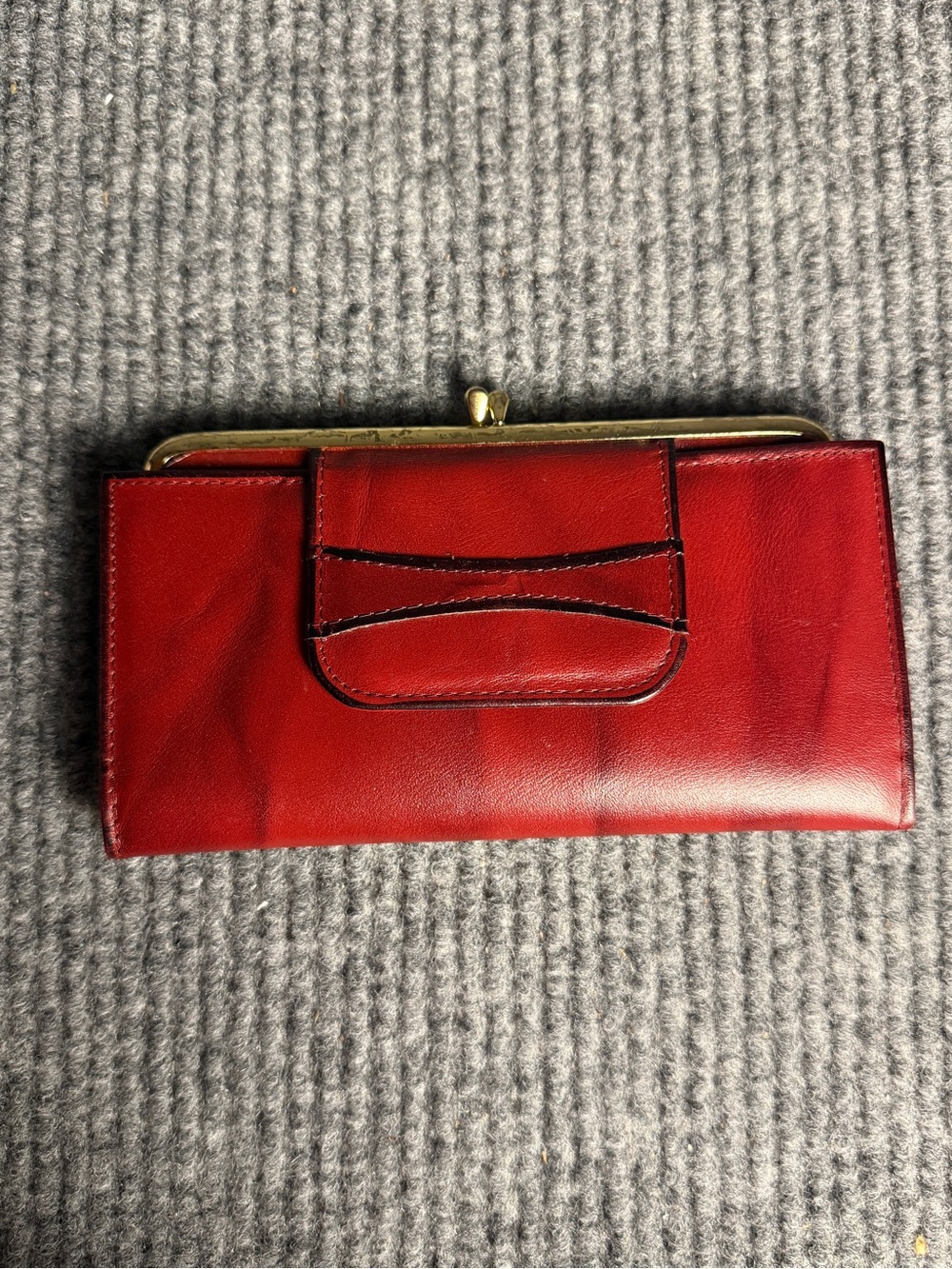 Vintage Amity Red Cowhide Leather Kiss-Lock Frame Wallet Clutch